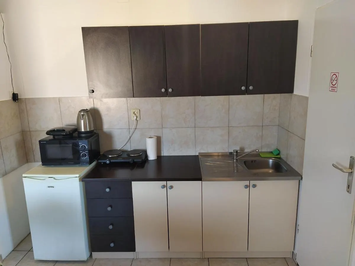 Dejan Apartment 2-Top Centar-Old Town Studio Pula