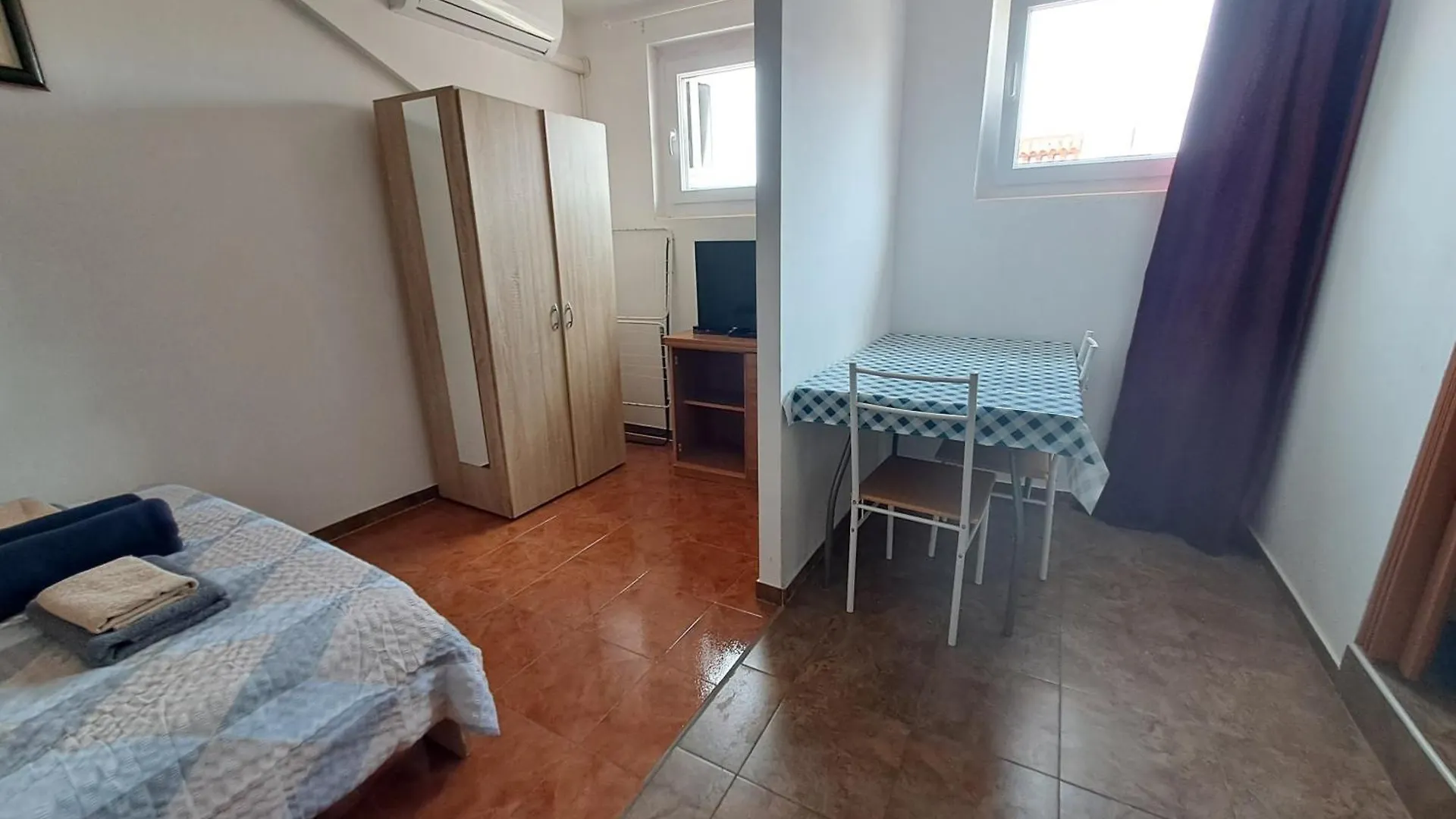 Dejan Apartment 2-Top Centar-Old Town Studio Pula