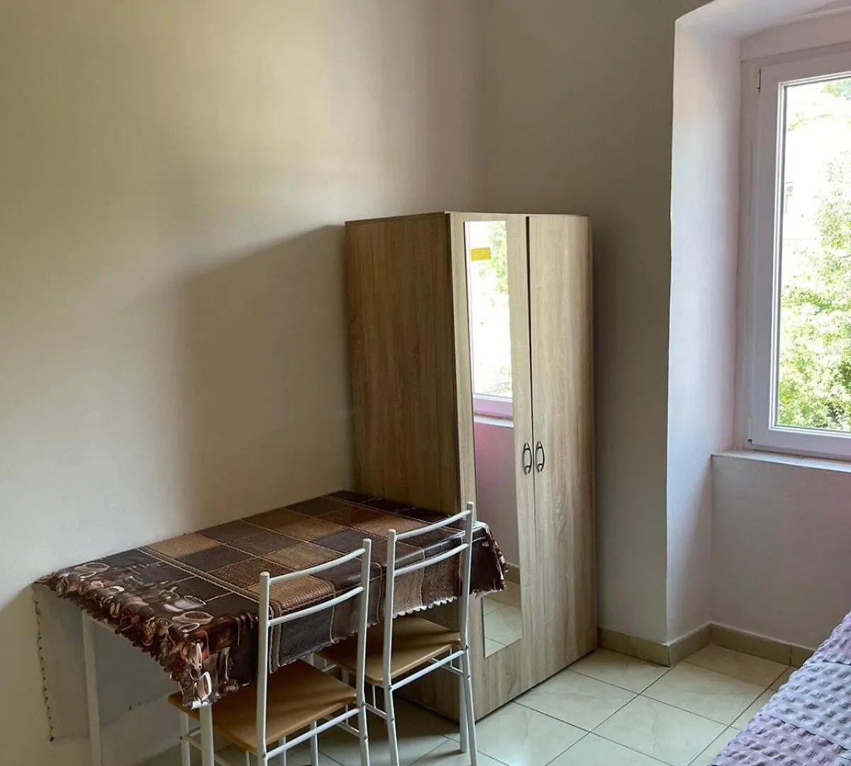 Dejan Apartment 2-Top Centar-Old Town Studio Pula Croatia