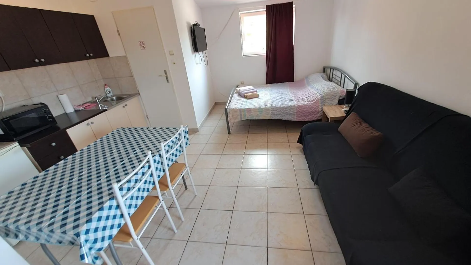 Dejan Apartment 2-Top Centar-Old Town Studio Pula