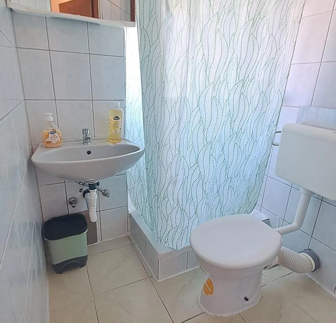 Dejan Apartment 2-Top Centar-Old Town Studio Pula