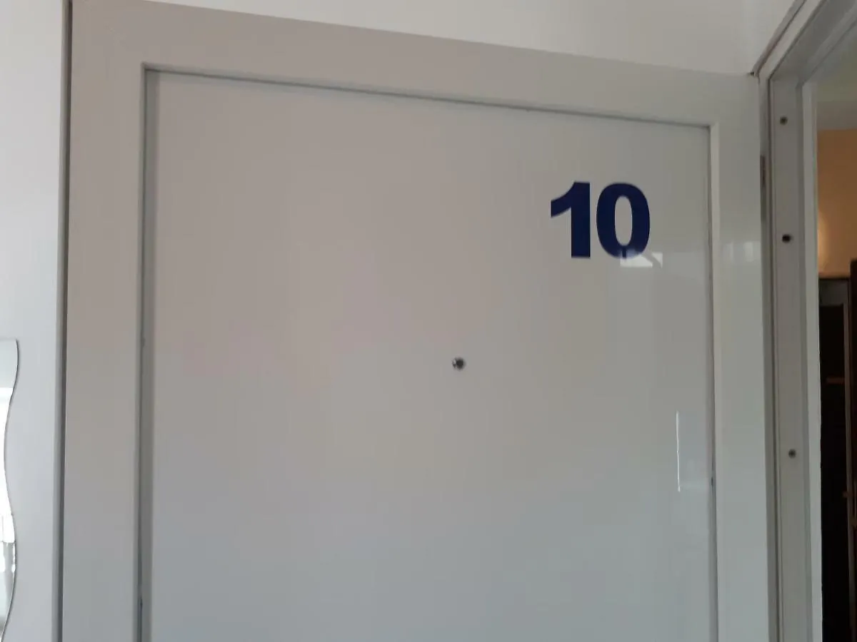 Dejan Apartment 2-Top Centar-Old Town Studio Pula