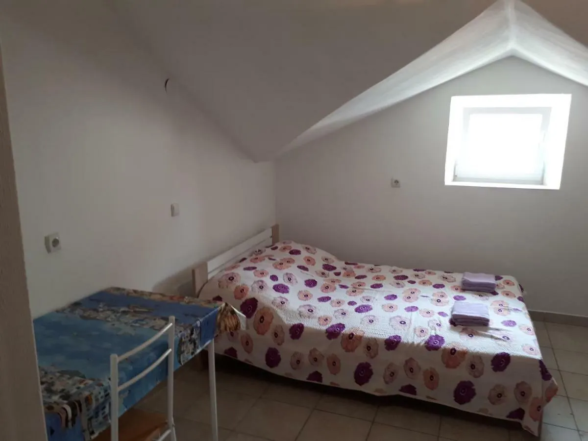 Dejan Apartment 2-Top Centar-Old Town Studio Pula Croatia