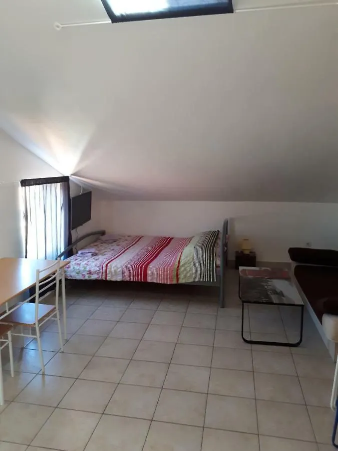 Dejan Apartment 2-Top Centar-Old Town Studio Pula