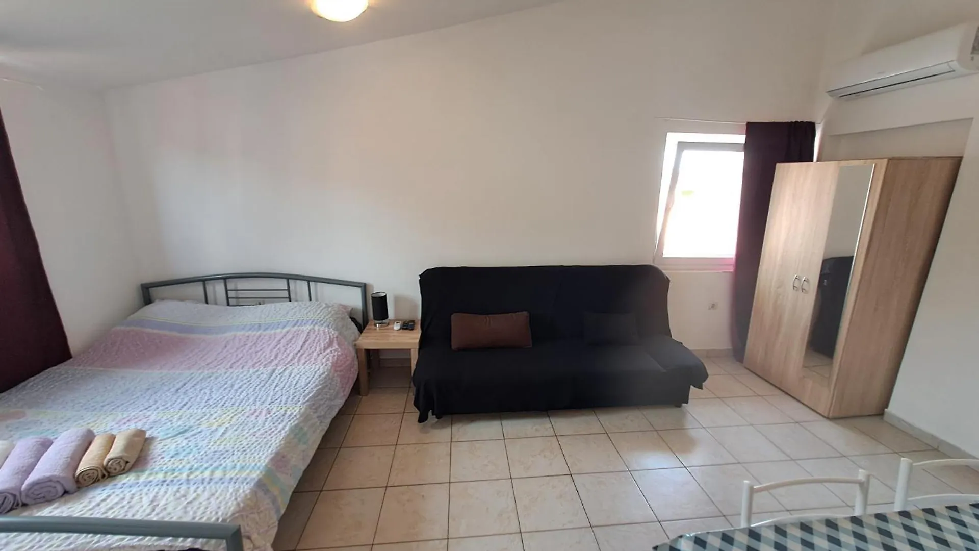 Dejan Apartment 2-Top Centar-Old Town Studio Pula