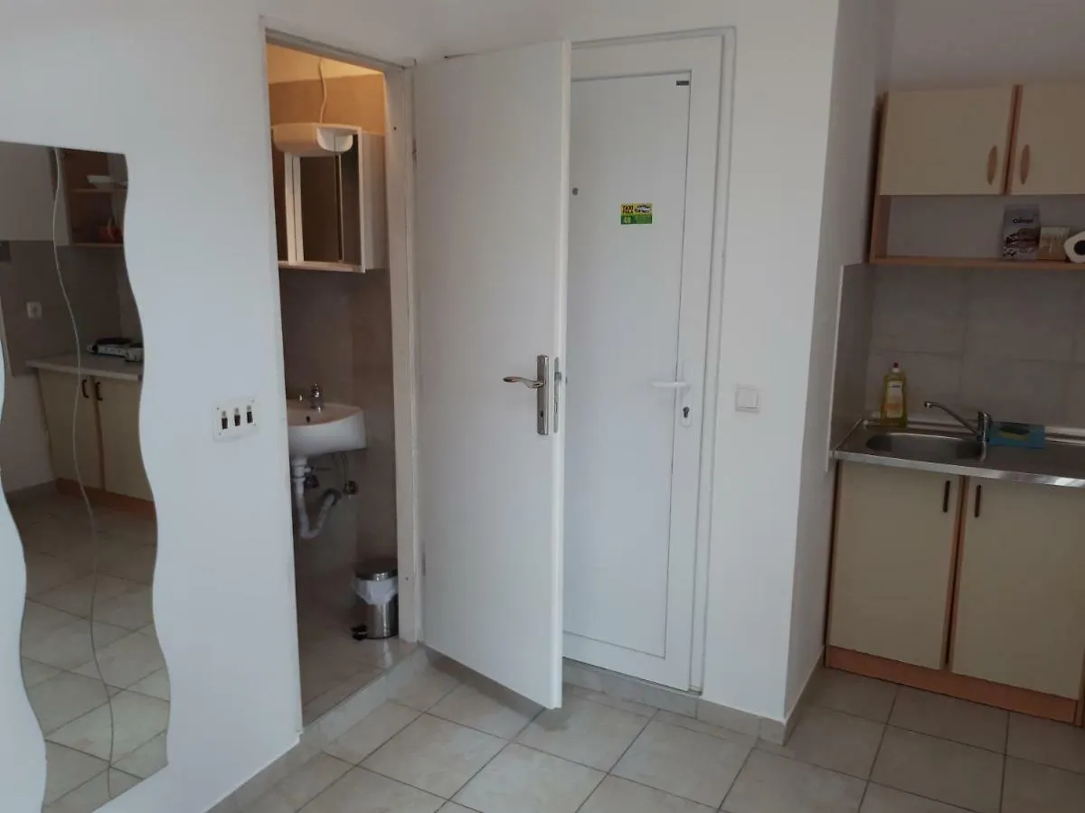 Dejan Apartment 2-Top Centar-Old Town Studio Pula Croatia